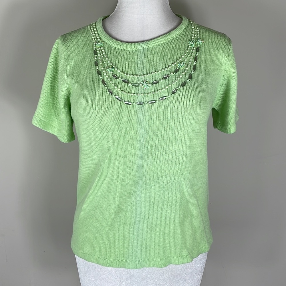 Short sleeve sweater